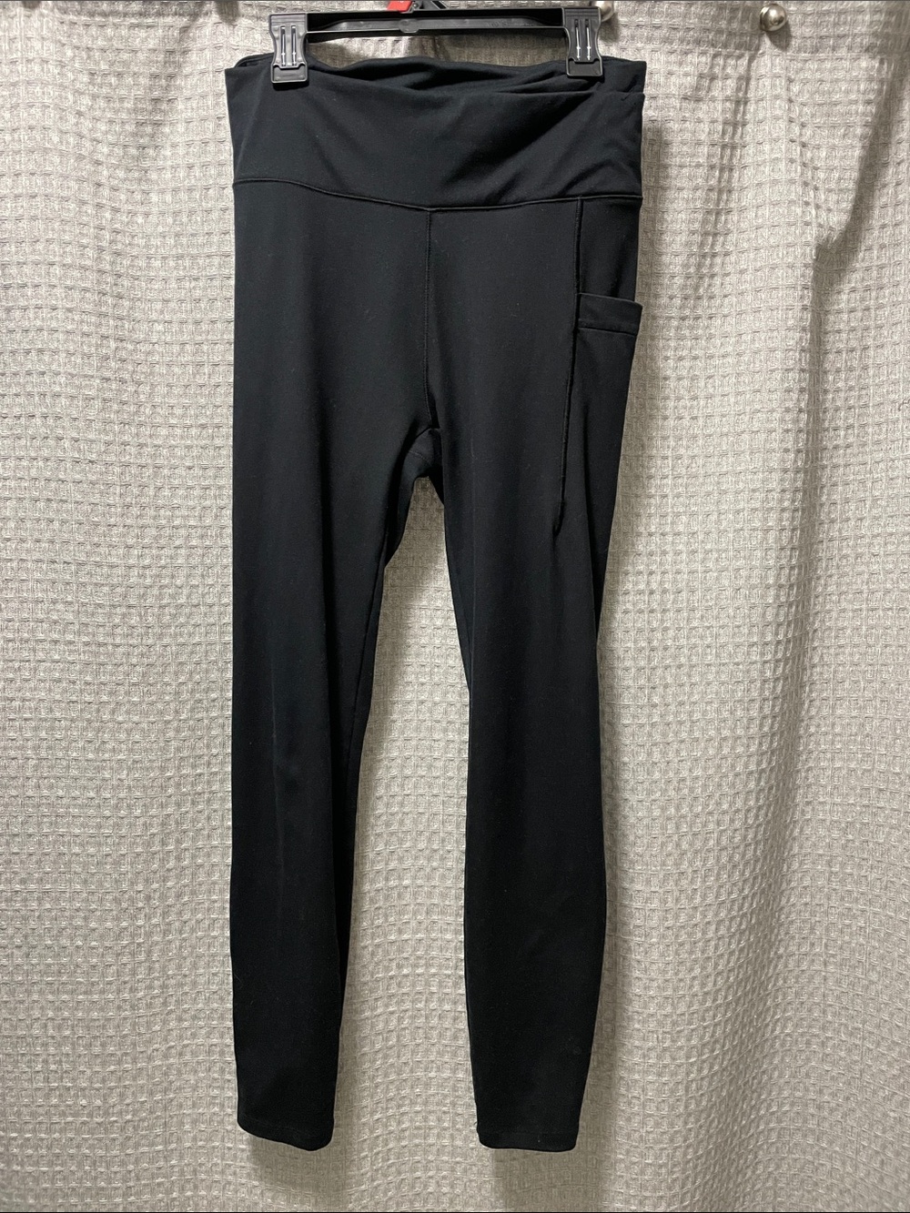 Women’s Columbia Sportswear leggings with back zip pocket side pocket